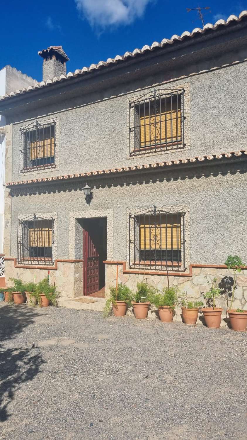 Finca con casa junto al  Caminito del Rey con  todas las comodidades