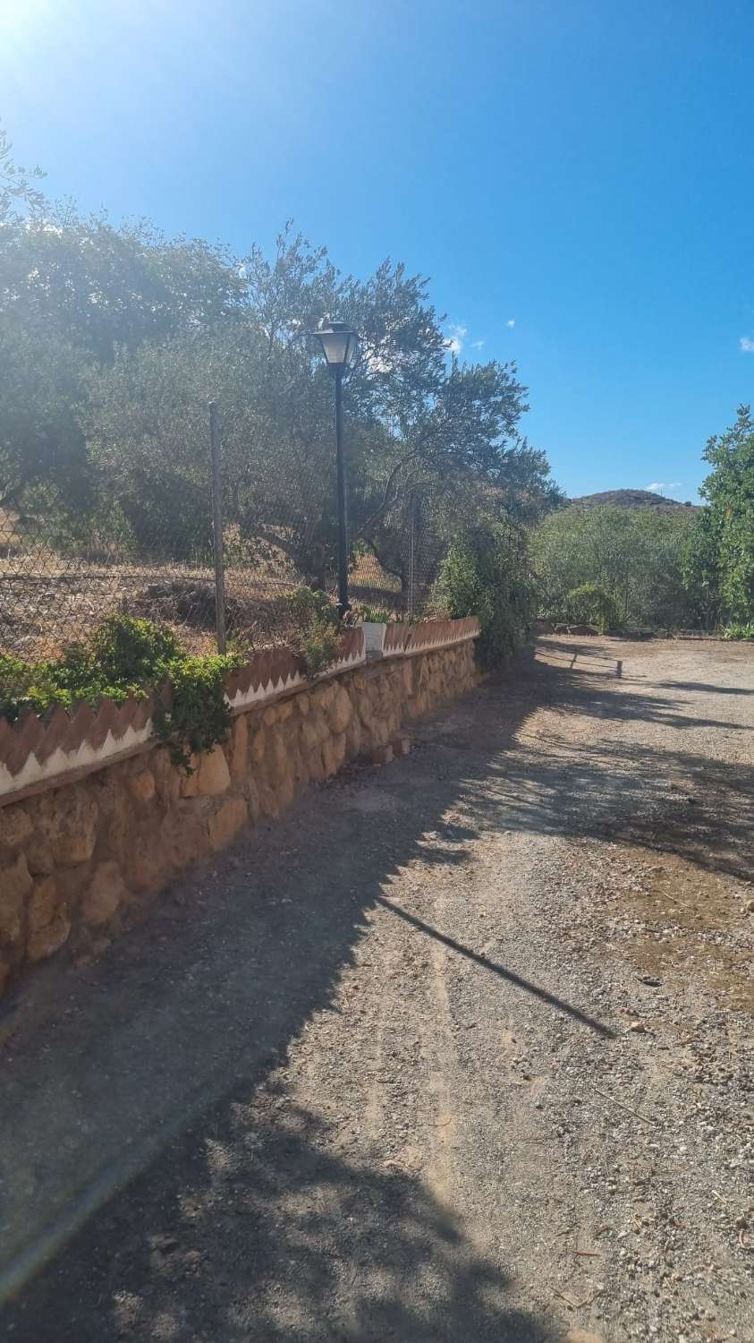 Finca con casa junto al  Caminito del Rey con  todas las comodidades