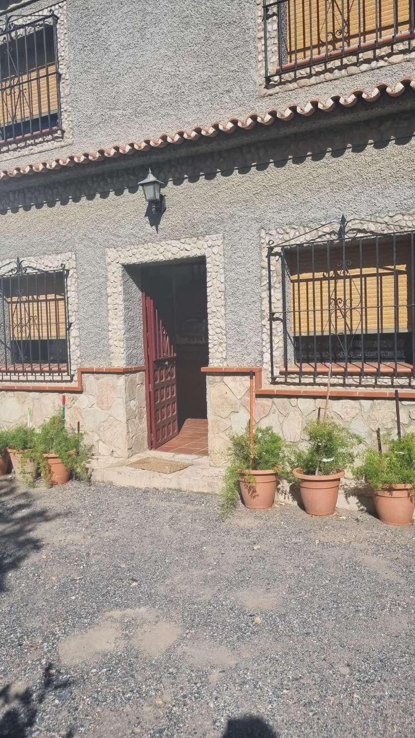 Finca con casa junto al  Caminito del Rey con  todas las comodidades